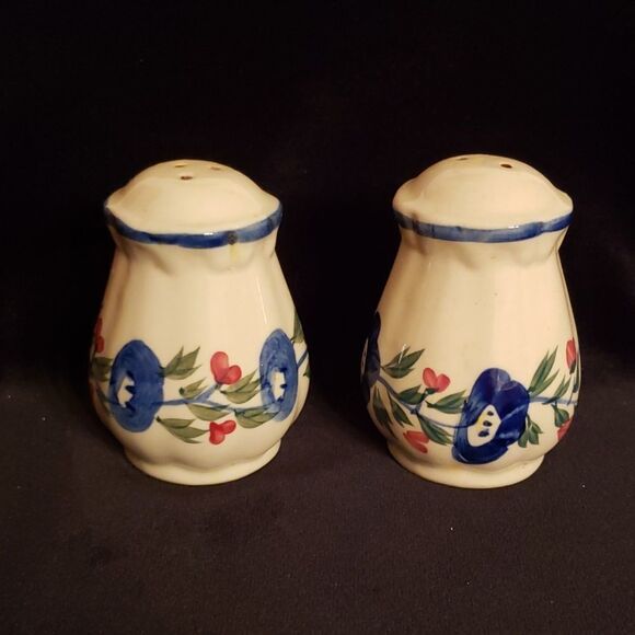 Vintage Hand Painted Floral Salt & Pepper Shakers - Picture 1 of 4